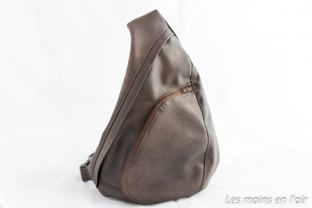 Sac ?� dos bandouli?�re �?? Les mains en l'air